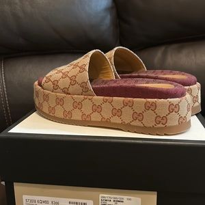 Gucci sandals
